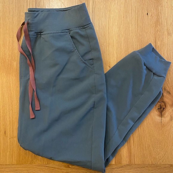 FIGS Zamora Jogger Scrub Pants Bonsai Medium Petite - Picture 3 of 5